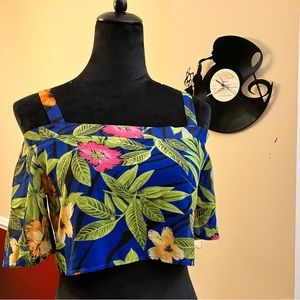 BOOHOO COLD SHOULDER FLORAL CROP TOP